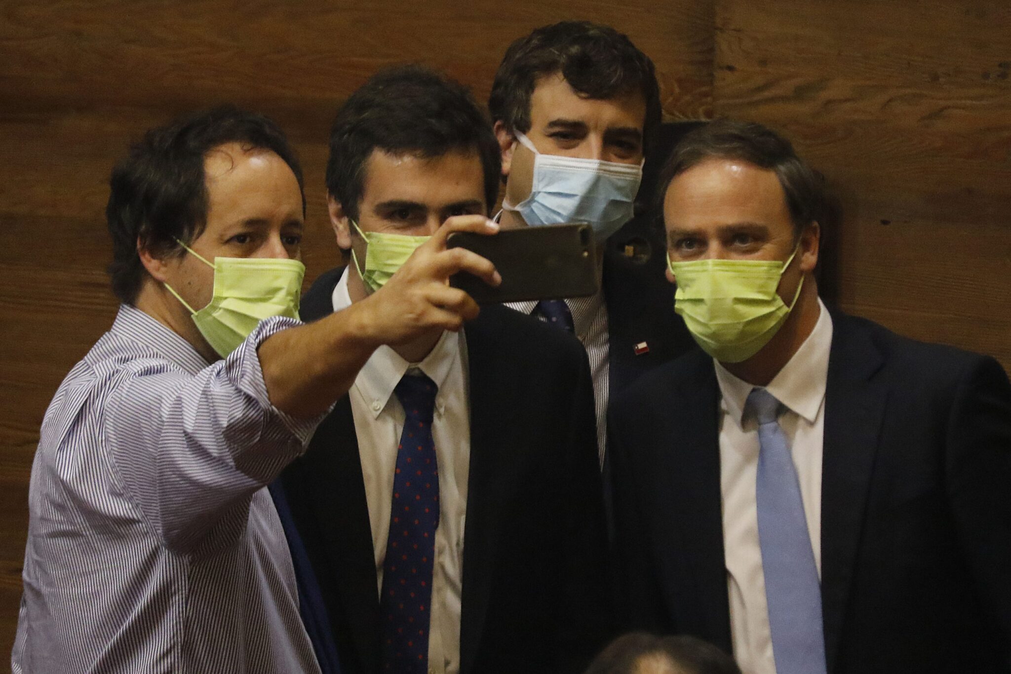 Derecha bloquea proyecto