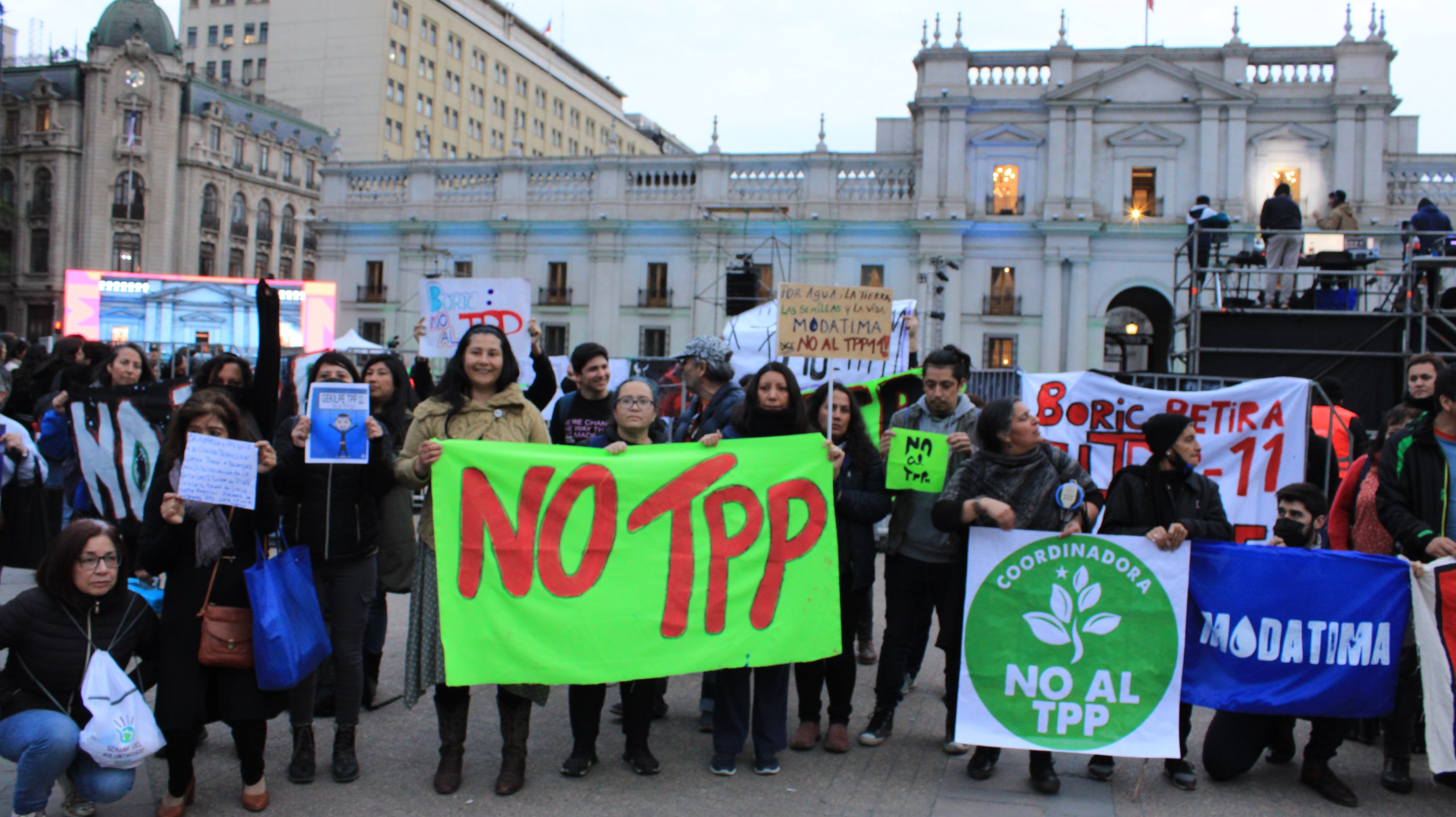Lanzan aplicación para escribirle a Boric y senadores por el TPP-11